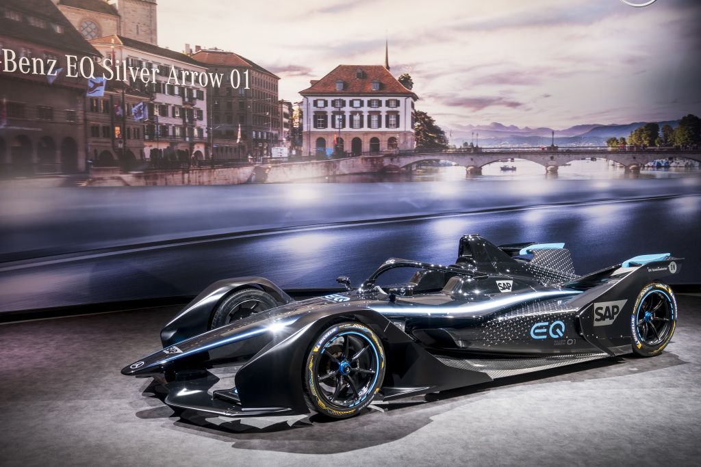 Обратный отсчет начался: команда “Mercedes-Benz EQ Formula E” впервые посвятила публику в нюансы проекта “Формулы Е”
