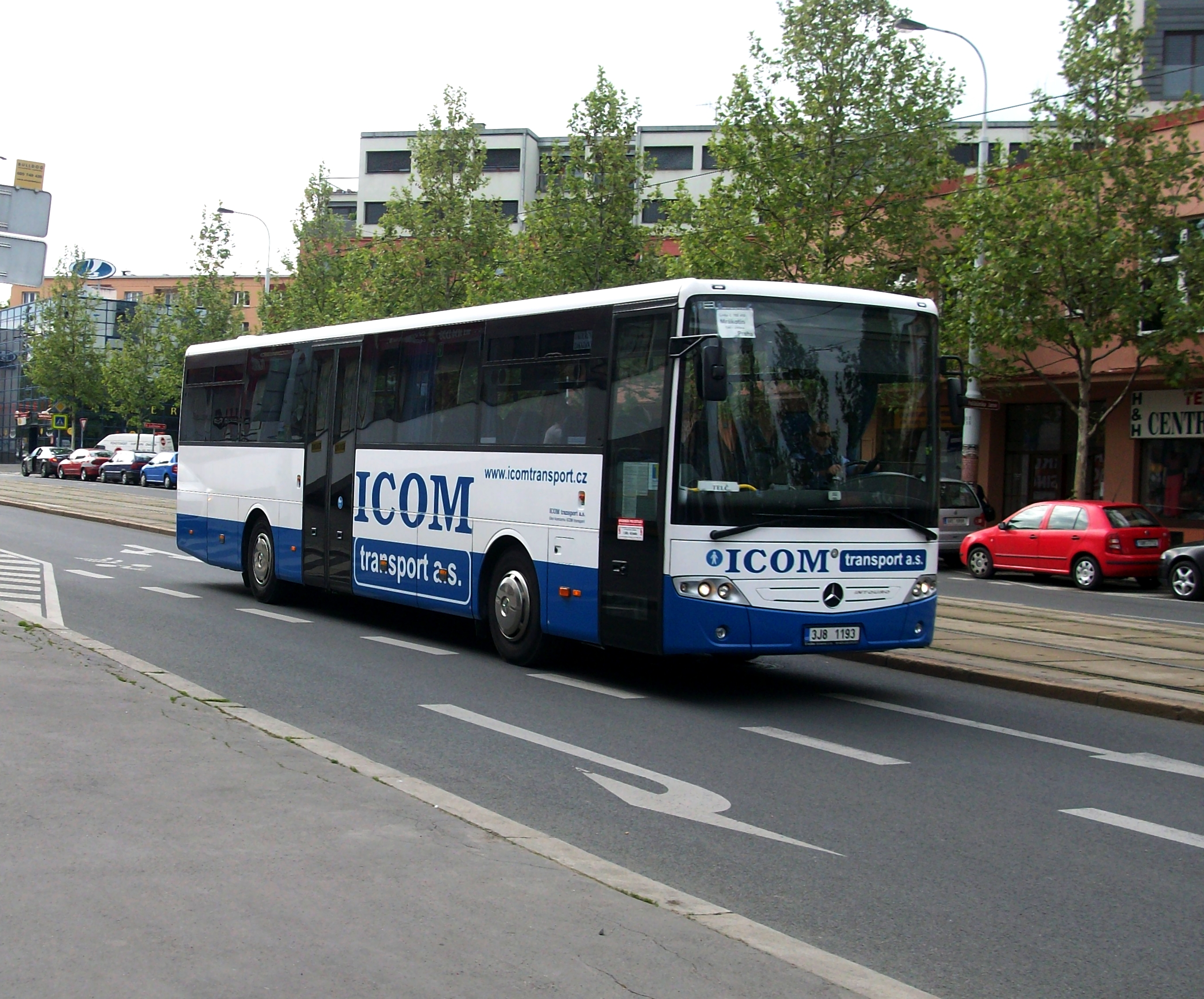 Mercedes-Benz_Intouro_%22ICOM%22_in_Prague.JPG