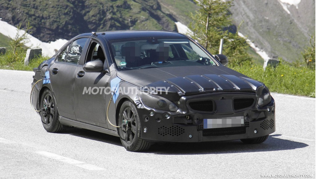 2015-mercedes-benz-c-class-spy-shots_100394610_l.jpg
