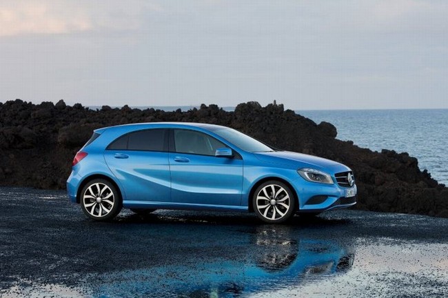 2-20120305_mercedes_a_2012_2.jpg