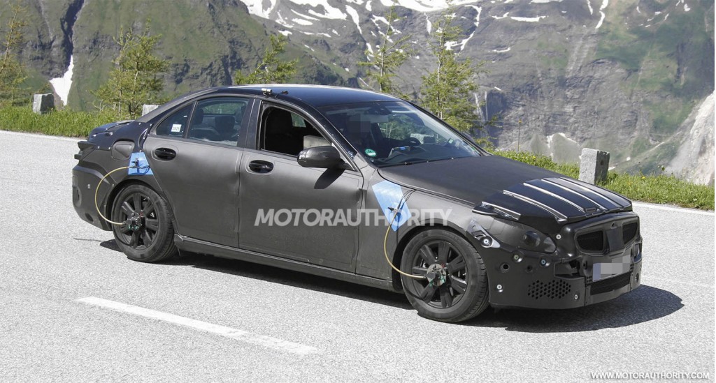 2015-mercedes-benz-c-class-spy-shots_100394611_l.jpg